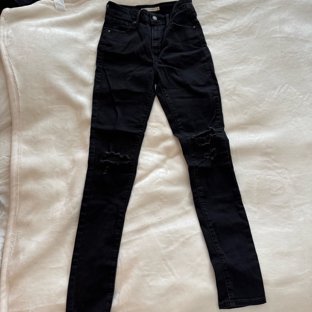Levi's Black High-Rise Distressed Skinny Jeans